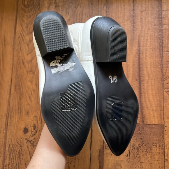 White faux leather cowgirl boots in color white size 6 women brand SODA - Picture 3 of 7